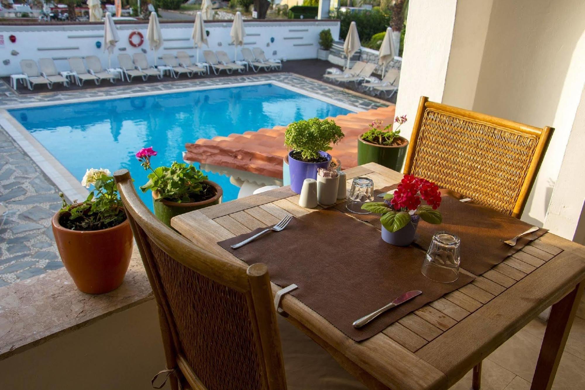 Casa & Blanca Hotel (Adults Only) İçmeler Luaran gambar